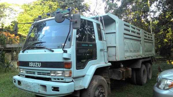 รถอีซูซุ 10 ล้อดั้ม FXZ 210 แรงม้า. ปี 35   สนใจติดต่อ  081 - 6079515