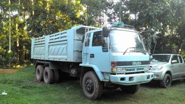 รถอีซูซุ 10 ล้อดั้ม FXZ 210 แรงม้า. ปี 35   สนใจติดต่อ  081 - 6079515