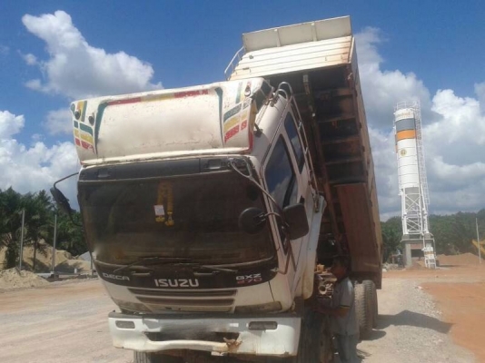 รถอีซุซุ 10 ล้อดั้ม FXZ  270 แรงม้า ปี 49.    สนใจติดต่อ  081 - 6079515