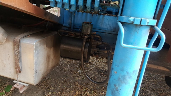 รถหกล้อใหญ่ ติดเครน