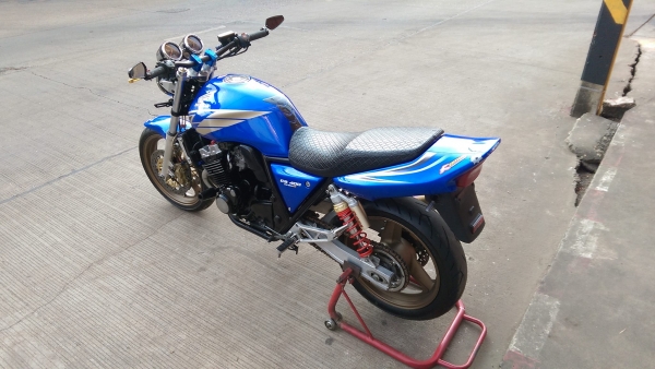 ขายคับ HONDA CB400 ปี98เวอร์ชั่นSไมล์แดง สีสวย ท่อแต่งzero แฮนด์บาร์ ไฟเลี้ยวแต่ง อินวอยส์ สรรพสามิตร ราคา 67500 บาท ส่งได้ทั่วไทยคับ สนใจติดต่อ 081-0578282 FACEBOOK ชาญณรงค์ ป๊อป ชัยอมฤต ไอดีไลน์ POPBIGBIKESAKON คับ สนใจรถสวย ถูก ดี ต้อง POP BIGBIKE SAKO