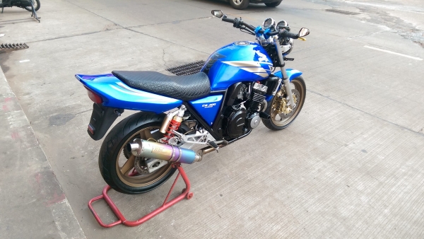 ขายคับ HONDA CB400 ปี98เวอร์ชั่นSไมล์แดง สีสวย ท่อแต่งzero แฮนด์บาร์ ไฟเลี้ยวแต่ง อินวอยส์ สรรพสามิตร ราคา 67500 บาท ส่งได้ทั่วไทยคับ สนใจติดต่อ 081-0578282 FACEBOOK ชาญณรงค์ ป๊อป ชัยอมฤต ไอดีไลน์ POPBIGBIKESAKON คับ สนใจรถสวย ถูก ดี ต้อง POP BIGBIKE SAKO