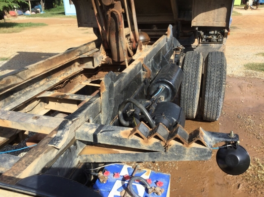 ขายหกล้อดั้ม NPR 135 แรงม้า