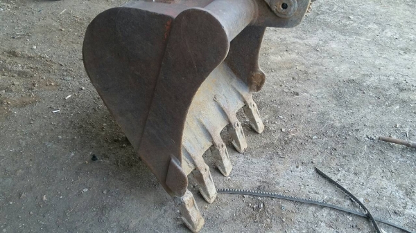 ขายรถแบคโฮ KOMATSU PC-40-7 ปั้มนิ้ว สะภาพดี สวย ราคา420000 สนใจโทรจองเลย ขายรถแบคโฮ KOMATSU PC-40-7 ปั้มนิ้ว สะภาพดี สวย ราคา420000 สนใจโทรจองเลย