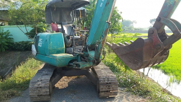 ขายรถแบคโฮ KOMATSU PC-40-7 ปั้มนิ้ว สะภาพดี สวย ราคา420000 สนใจโทรจองเลย ขายรถแบคโฮ KOMATSU PC-40-7 ปั้มนิ้ว สะภาพดี สวย ราคา420000 สนใจโทรจองเลย