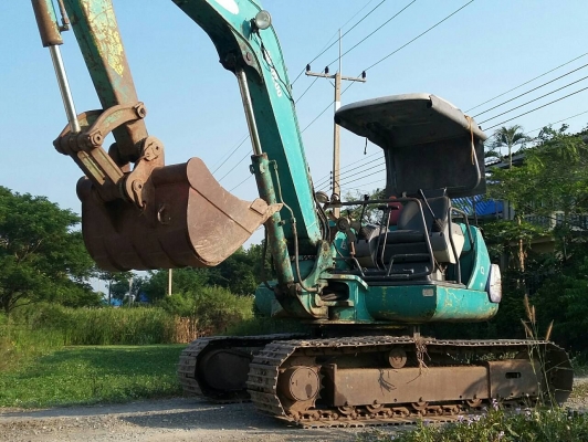 ขายรถแบคโฮ KOMATSU PC-40-7 ปั้มนิ้ว สะภาพดี สวย ราคา420000 สนใจโทรจองเลย ขายรถแบคโฮ KOMATSU PC-40-7 ปั้มนิ้ว สะภาพดี สวย ราคา420000 สนใจโทรจองเลย