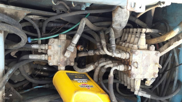 ขายแม็คโคร KOMATSU PC60-7 สภาพพร้อมใช้งาน เครื่องปั้มดี เอวแน่นโซ่สวย รถพร้อมใช้งาน เอกสารสัญญาซื้อขาย