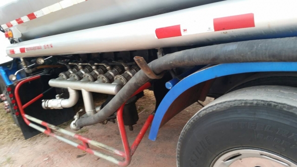 มี2คัน สิบล้อ อีซูซุ ร็อค195นางฟ้าแท้ บรรทุกถังน้ำมัน16,000ลิต อุปกรณ์ครบ สภาพดีสวยจัดนางฟ้าจริงๆ ทะเบียนพร้อมโอน มี2คัน สิบล้อ อีซูซุ ร็อค195นางฟ้าแท้ บรรทุกถังน้ำมัน16,000ลิต อุปกรณ์ครบ สภาพดีสวยจัดนางฟ้าจริงๆ ทะเบียนพร้อมโอน