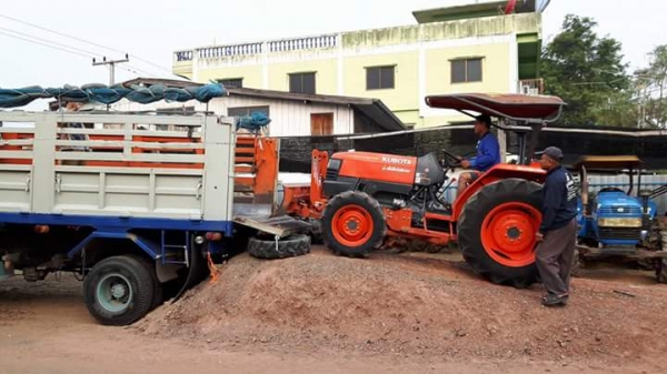 ปัญญาแทรคเตอร์..จัดมาให้ครับ ด่วน!!!คูโบต้า L4508 DI  พร้อมใบมีดคานล่างFD183F พร้อมผาน6&times;24 รถไร่ สภาพเดิมๆ ยางหน้าใหม่1คู่ จัดส่ง อ.เก้าเลี้ยว จ.นครสวรรค์