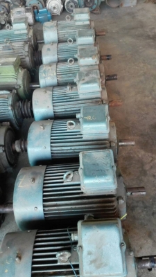 ==== เหลือ 5 ตัว ==== มอเตอร์ VEM Made in Germany 10 HP. 380V. ต่อใช้งานได้ทั้ง รอบ 725/1465 สวยพร้อมใช้มี 10 ตัว.