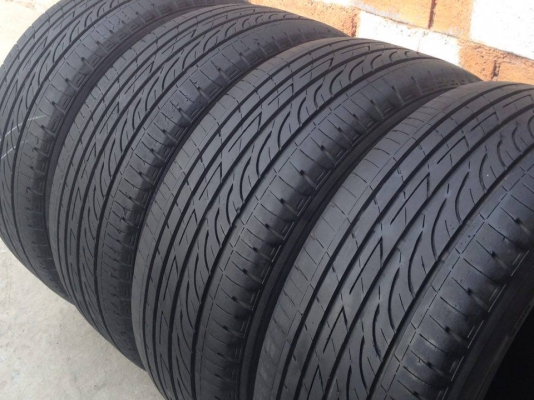 ยาง Bridgstone 225-50-17 made in japan ปี 13 ครบชุด 4 เส้น 3900 สภาพสวยๆไม่บวมดอกยางเหลือเยอะเอาไปวิ่งกันใด้อีกยาวค่ะ