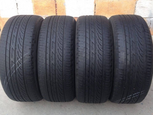 ยาง Bridgstone 225-50-17 made in japan ปี 13 ครบชุด 4 เส้น 3900 สภาพสวยๆไม่บวมดอกยางเหลือเยอะเอาไปวิ่งกันใด้อีกยาวค่ะ
