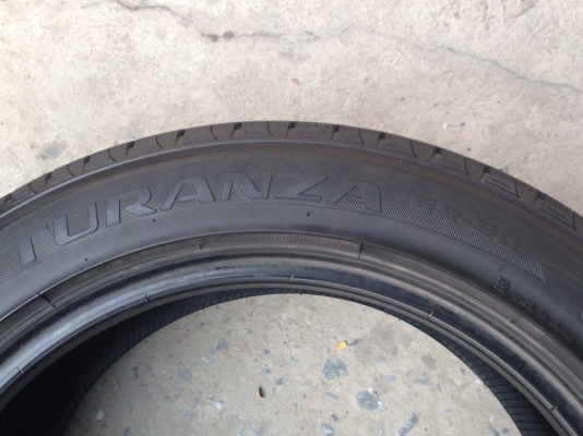 ยาง Bridgstone 225-50-17 made in japan ปี 13 ครบชุด 4 เส้น 3900 สภาพสวยๆไม่บวมดอกยางเหลือเยอะเอาไปวิ่งกันใด้อีกยาวค่ะ