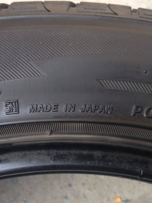 ยาง Bridgstone 225-50-17 made in japan ปี 13 ครบชุด 4 เส้น 3900 สภาพสวยๆไม่บวมดอกยางเหลือเยอะเอาไปวิ่งกันใด้อีกยาวค่ะ