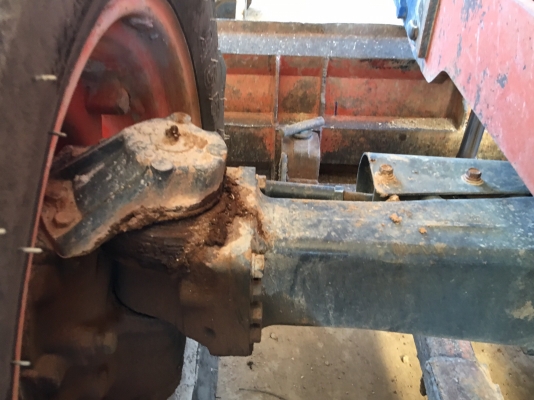 รถไถ KUBOTA  M9000. 2 เพลา.   สนใจติดต่อ  081 - 6079515