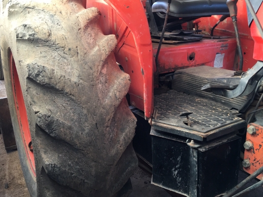 รถไถ KUBOTA  M9000. 2 เพลา.   สนใจติดต่อ  081 - 6079515