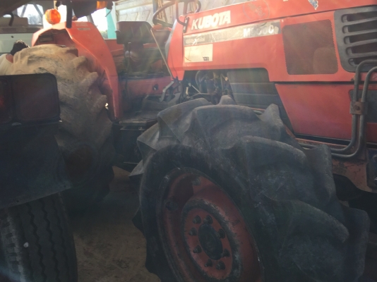 รถไถ KUBOTA  M9000. 2 เพลา.   สนใจติดต่อ  081 - 6079515