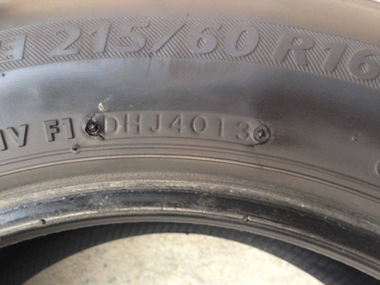 ยาง Bridgstone 215-60-16 ปี 13 รุ่น ECOPLa ครบชุด 4 เส้น 2800 ไม่ควรพลาด สภาพสวยๆไม่บวมไม่กินข้างดอกยางเหลือเยอะเอาไปวิ่งกันใด้อีกยาวค่ะ