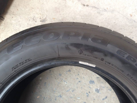 ยาง Bridgstone 215-60-16 ปี 13 รุ่น ECOPLa ครบชุด 4 เส้น 2800 ไม่ควรพลาด สภาพสวยๆไม่บวมไม่กินข้างดอกยางเหลือเยอะเอาไปวิ่งกันใด้อีกยาวค่ะ