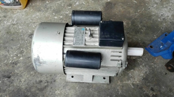 ==== SOLD ==== มอเตอร์ USHITA 10 HP. 220V. 2 สายไฟบ้าน ของใหม่เก่าเก็บ วิ่งเงียบพร้อมใช้