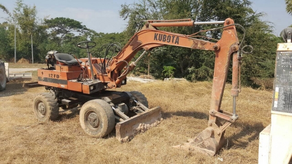 ขาย แบคโฮเล็กล้อยาง KUBOTA สภาพพร้อมใช้งาน