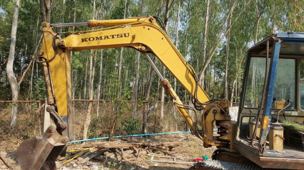 ขาย แบคโฮ KOMATSU PC60U รถใช้งานอยู่เป็นประจำ เครื่องดี ปั้มดี ช่วงล่างแน่น ราคาต่อรองได้ครับ ขาย แบคโฮ KOMATSU PC60U รถใช้งานอยู่เป็นประจำ เครื่องดี ปั้มดี ช่วงล่างแน่น ราคาต่อรองได้ครับ
