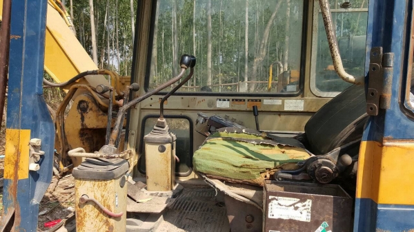 ขาย แบคโฮ KOMATSU PC60U รถใช้งานอยู่เป็นประจำ เครื่องดี ปั้มดี ช่วงล่างแน่น ราคาต่อรองได้ครับ ขาย แบคโฮ KOMATSU PC60U รถใช้งานอยู่เป็นประจำ เครื่องดี ปั้มดี ช่วงล่างแน่น ราคาต่อรองได้ครับ