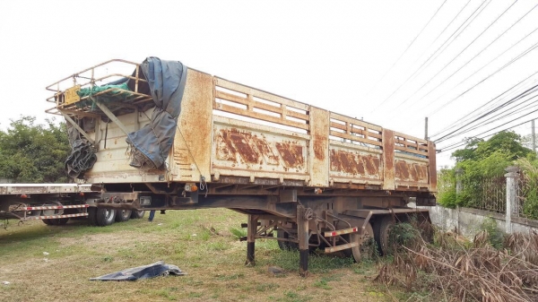 ขาย หางเซมิดั้ม 3 เพลาแท้ ยาว 9 เมตร อู่สามมิตร ทะเบียนพร้อมโอน ราคาต่อรองได้