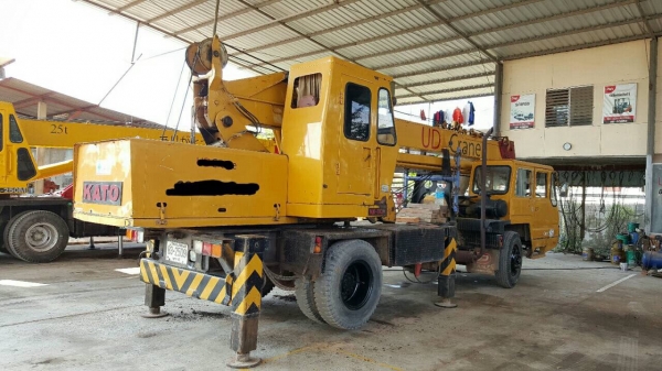 ขาย รถเครน 6 ล้อ KATO NK-110H ยกได้ 11 ตัน เอกสารเล่มทะเบียนครบ รถใช้งานอยู่เป็นประจำ เครื่อง+ช่วงล่าง NISSAN UD ราคาต่อรองได้ครับ ขาย รถเครน 6 ล้อ KATO NK-110H ยกได้ 11 ตัน เอกสารเล่มทะเบียนครบ รถใช้งานอยู่เป็นประจำ เครื่อง+ช่วงล่าง NISSAN UD ราคาต่อรองได้ครับ