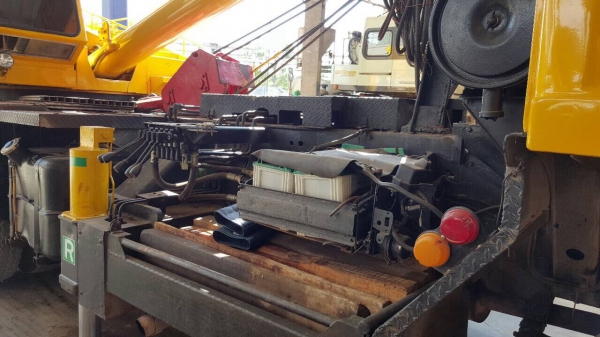 ขาย รถเครน 10 ล้อ TADANO 25 ตัน เครื่อง+ช่วงล่าง FUSO 260 แรงม้า เอกสารเล่มทะเบียนเต็ม รถใช้งานอยู่ทุกวัน ราคาคุยกันได้ครับ