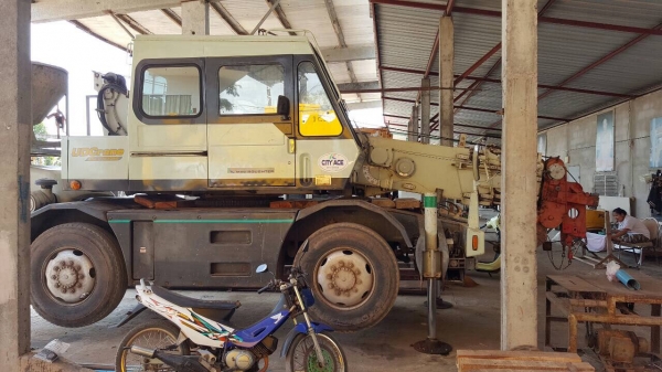 ขาย รถเครน 4 ล้อ KATO 10 ตัน เอกสารใบอินวอยซ์ รถสวยพร้อมใช้ ราคาคุยได้ครับ