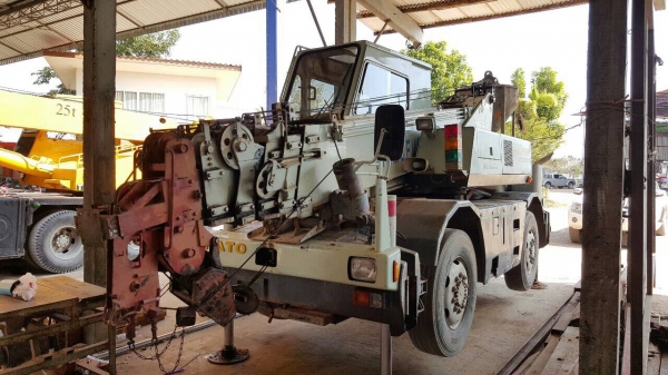 ขาย รถเครน 4 ล้อ KATO 10 ตัน เอกสารใบอินวอยซ์ รถสวยพร้อมใช้ ราคาคุยได้ครับ