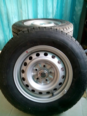 ขายล้อกะทะ ยางบริดโตน 215/70/15 ปี 15 ถอดป้ายแดง