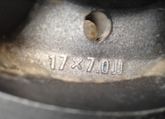 ล้อแท้ Japan ขอบ17 สภาพสวย พร้อมยาง ราคาไม่แพง