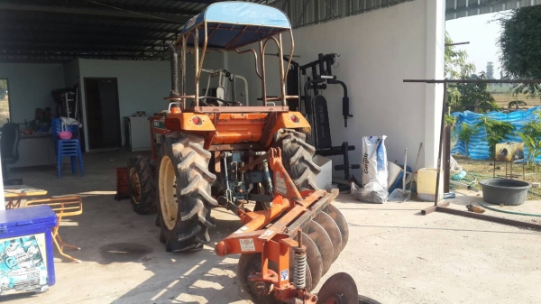 ขายรถไถ KUBOTA L240 2DT 24 แรงม้า 2 เพลา ใบมีดดันหน้า 5 จาน ราคา 115000