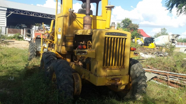 ขายรถเกรด KOMATSU GD376H ซีเรียล 3091 เอกสารเล่มทะเบียน ราคา 380000