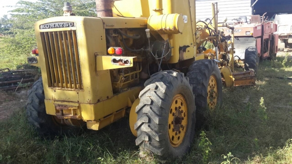 ขายรถเกรด KOMATSU GD376H ซีเรียล 3091 เอกสารเล่มทะเบียน ราคา 380000