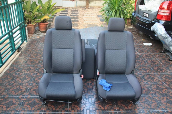 เบาะนั่ง 7 ที่นั่ง Toyota wish ตัวนอกญี่ปุ่นสภาพสวยไม่มีขาดถอดมาอย่างดี