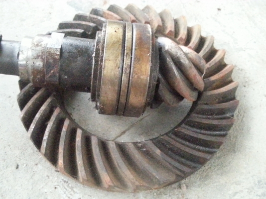 ชุดเฟืองท้าย komatsu FD15-8ราคา 1200 บาท