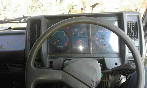 ขายรถ 10 ล้อ ฮีโน่ 3m 240  ปี 39 สภาพเดิม คัสซีสวยจัด จัดแนนท์ได้ครับ สนใจติดต่อได้ที่ 081-9420141  ,  081-5715326