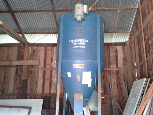 เครื่องผสมอาหารสัตว์ ขนาด1ตัน