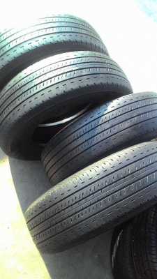 205/70R15 BRIDGESTONE DURAVIS R611 ปี2013 ชุด 4 เส้น 4500 บาท tel.081-427-3941 ไอดีไลน์ autobot107 205/70R15 BRIDGESTONE DURAVIS R611 ปี2013 ชุด 4 เส้น 4500 บาท tel.081-427-3941 ไอดีไลน์ autobot107