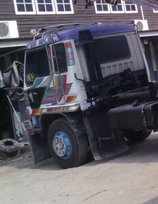 สิบล้อ มิตซู ไอ้หลง FN527MA 220โบว์ ช่วงล่างเพาบุ๋มเบครใหญ่ สภาพดีสวยๆพร้อมลุย ทะเบียนพร้อมโอน ราคา 690,000บ ต่อรองได้ รถบ้านแท้