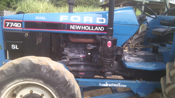 ขายรถไถFORDรุ่น6640คานหน้า NEWHOLLAND  เล่มพร้อมโอน