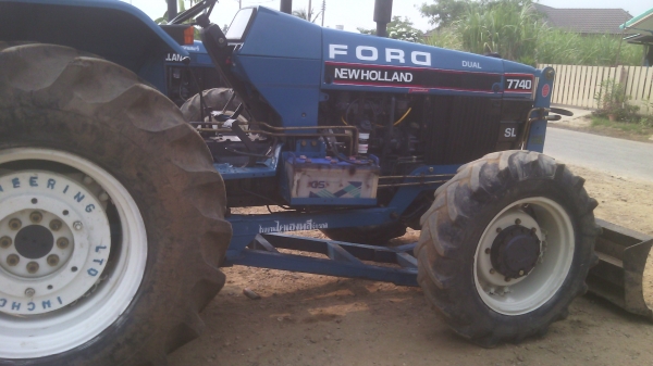 ขายรถไถFORDรุ่น6640คานหน้า NEWHOLLAND  เล่มพร้อมโอน