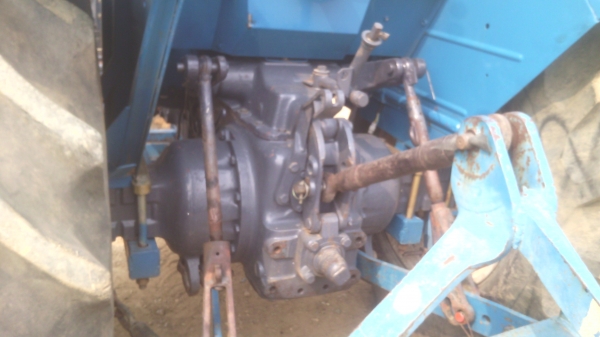 ขายรถไถFORDรุ่น6640คานหน้า NEWHOLLAND  เล่มพร้อมโอน