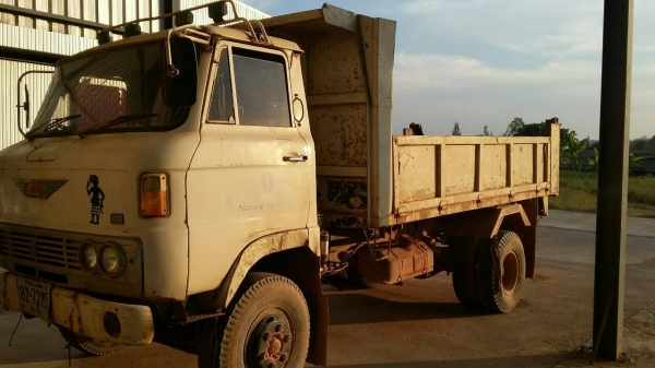 หกล้อ ฮีโน่ KM301ดั้ม5คิว สภาพดีสวยเดิมๆ แอร์ พ.เวอร์ พร้อมใช้ ทะเบียนพร้อมโอน