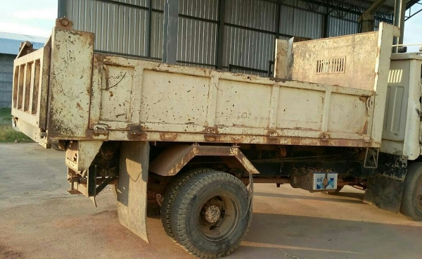 หกล้อ ฮีโน่ KM301ดั้ม5คิว สภาพดีสวยเดิมๆ แอร์ พ.เวอร์ พร้อมใช้ ทะเบียนพร้อมโอน