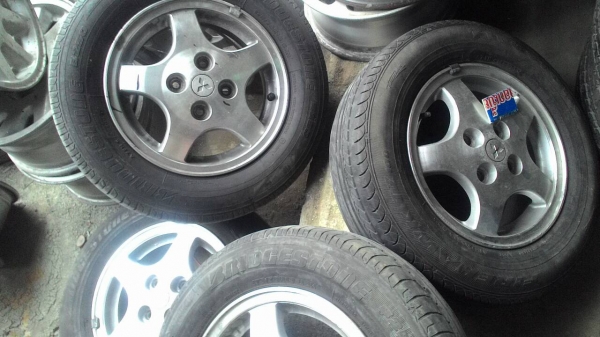 แม๊กพร้อมยางขอบ13 ชุด 4 ล้อ tel.081-427-3941 ไลน์ไอดี autobot107 แม๊กพร้อมยางขอบ13 ชุด 4 ล้อ tel.081-427-3941 ไลน์ไอดี autobot107