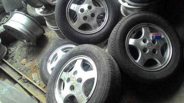 แม๊กพร้อมยางขอบ13 ชุด 4 ล้อ tel.081-427-3941 ไลน์ไอดี autobot107 แม๊กพร้อมยางขอบ13 ชุด 4 ล้อ tel.081-427-3941 ไลน์ไอดี autobot107